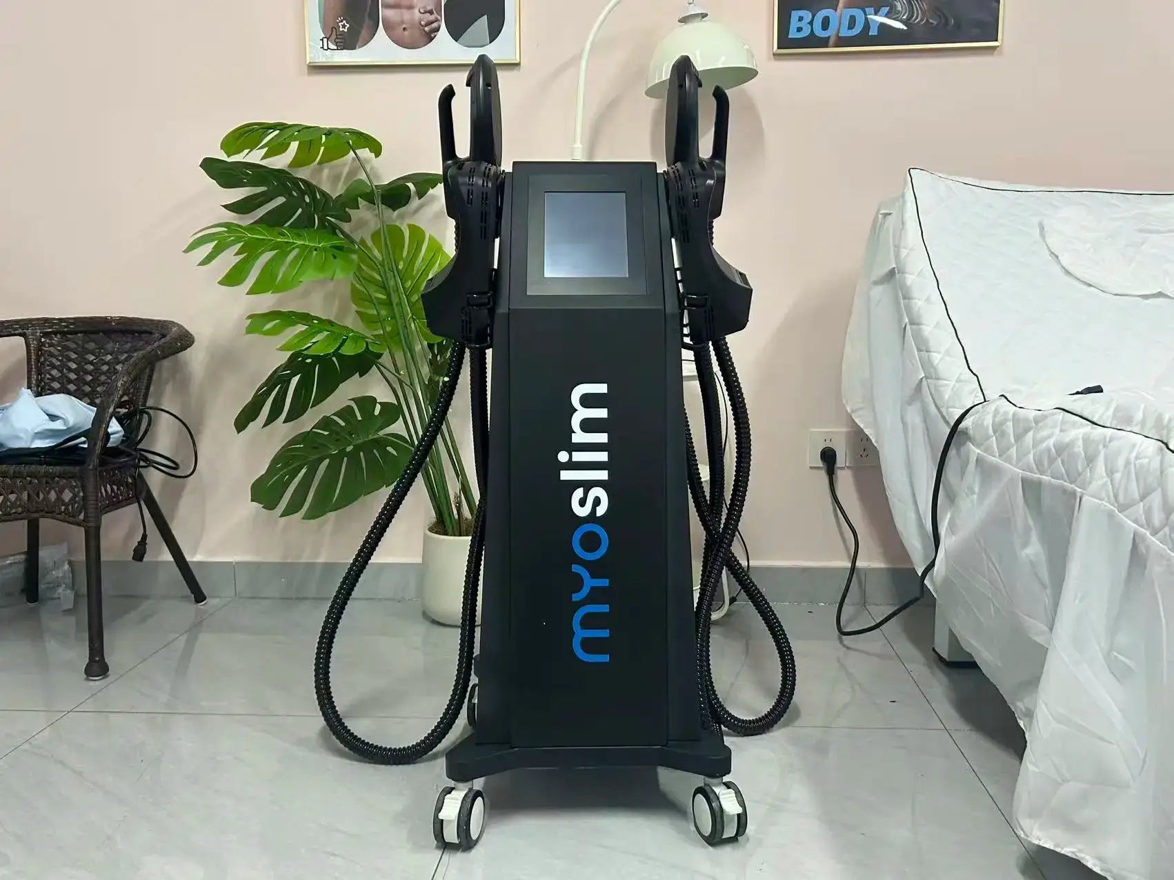 Nova Upgrade 6500W EMS Body Sculpting Machine for Contouring 200Hz Rapid Results