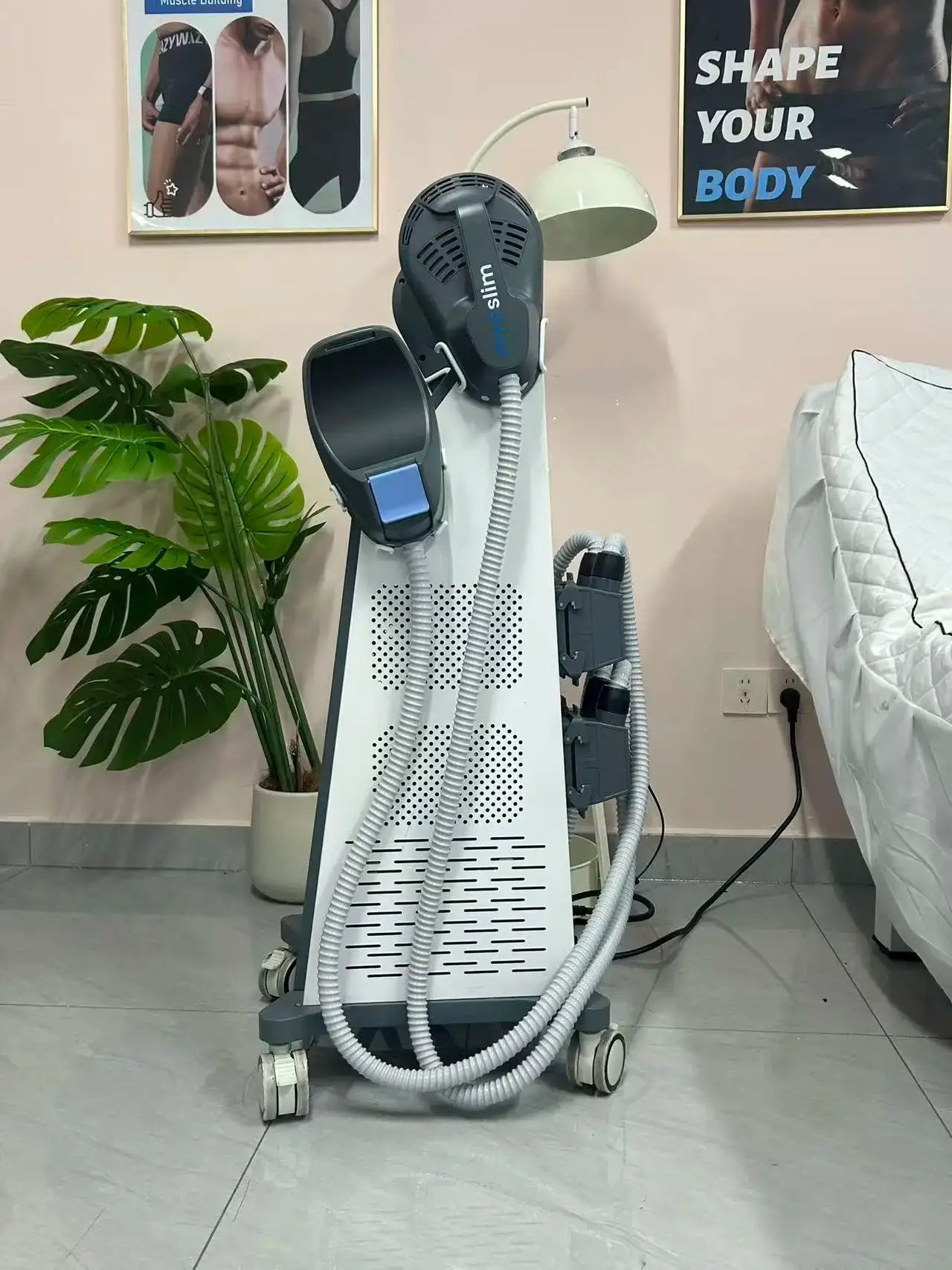 Nova Upgrade 6500W EMS Body Sculpting Machine for Contouring 200Hz Rapid Results