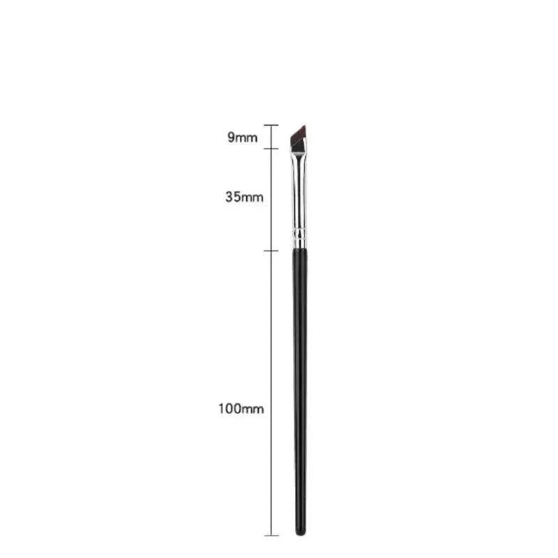 Blade Precision Makeup Brush For Impeccable Eyeliner Brows