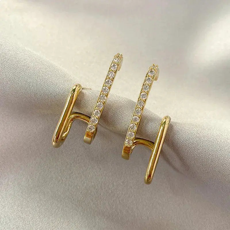 Chic Korean Claw Stud Earrings With Irregular Pearls