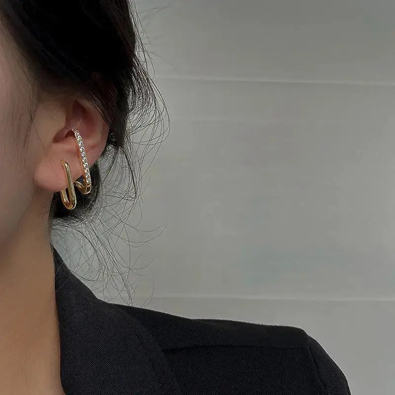 Chic Korean Claw Stud Earrings With Irregular Pearls