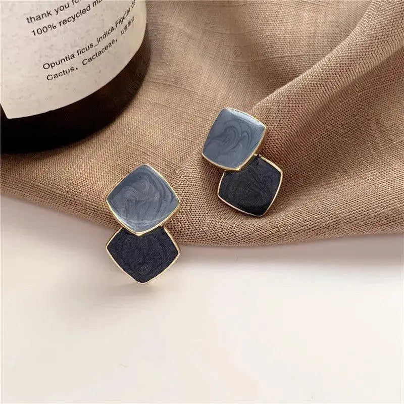 Shine Gold Circle Earrings for Everyday — product view 8