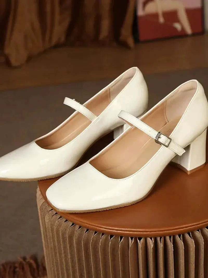 Retro Mary Jane Shoes Vintage Charm and Modern Style