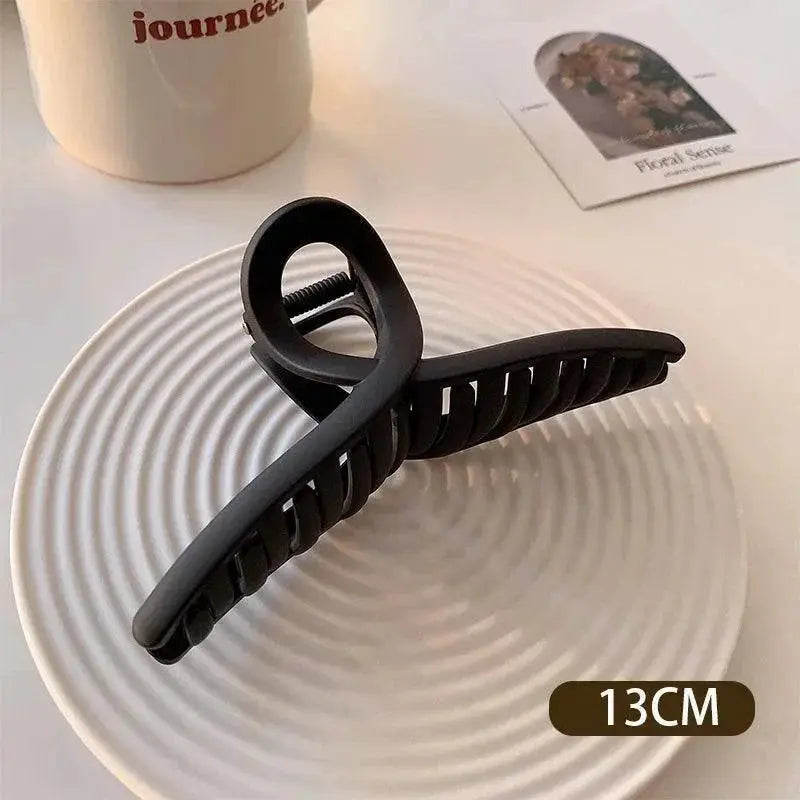 Elegant Black Hair Clip with Korean Letter Detail Design