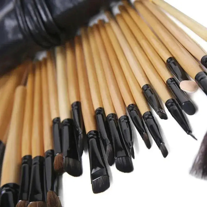 Professional 24 Piece Makeup Brush Set For Flawless Beauty
