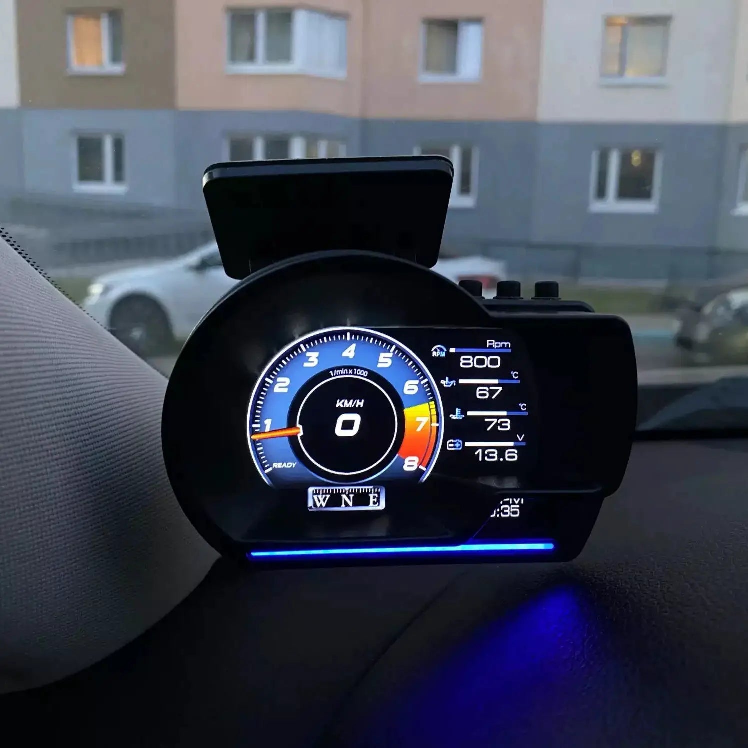 Safer Driving Car HUD for Real-Time Data