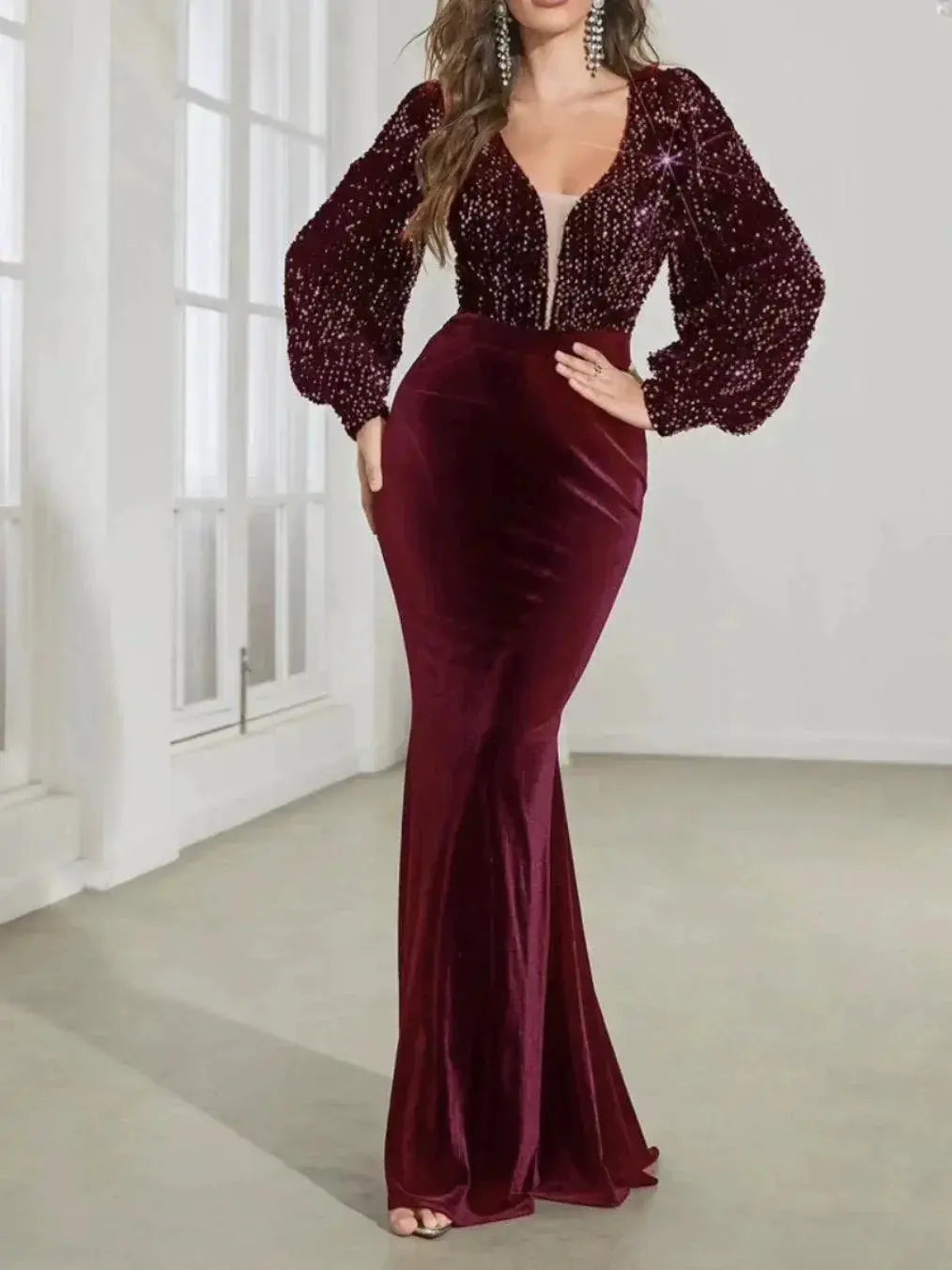 Sequin Elegance Banquet Dress for Glamorous Events