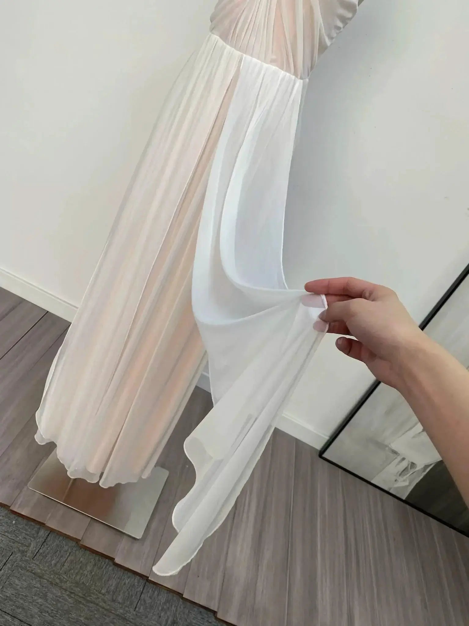 Soft Off Shoulder Wedding Dress Retro Elegance And Charm