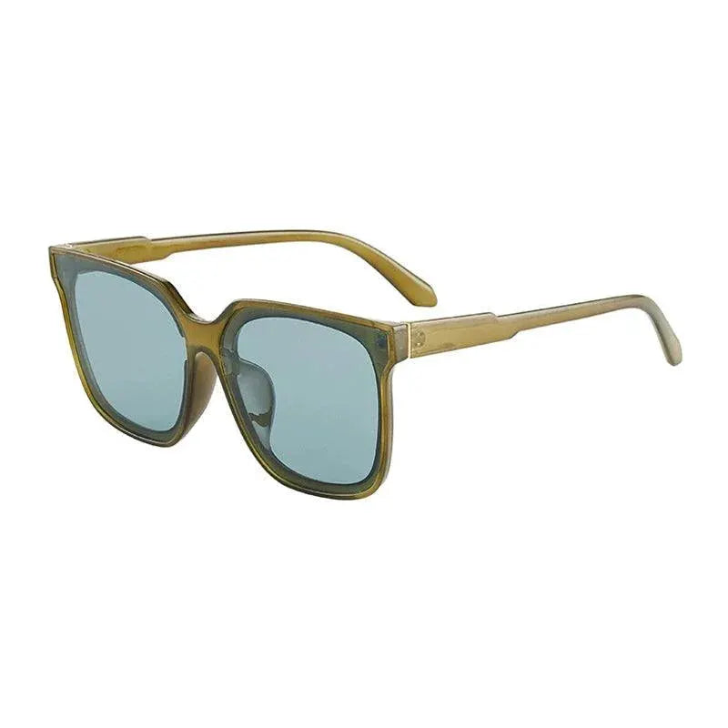 Stylish Women's Retro Black Sunglasses With UV Protection