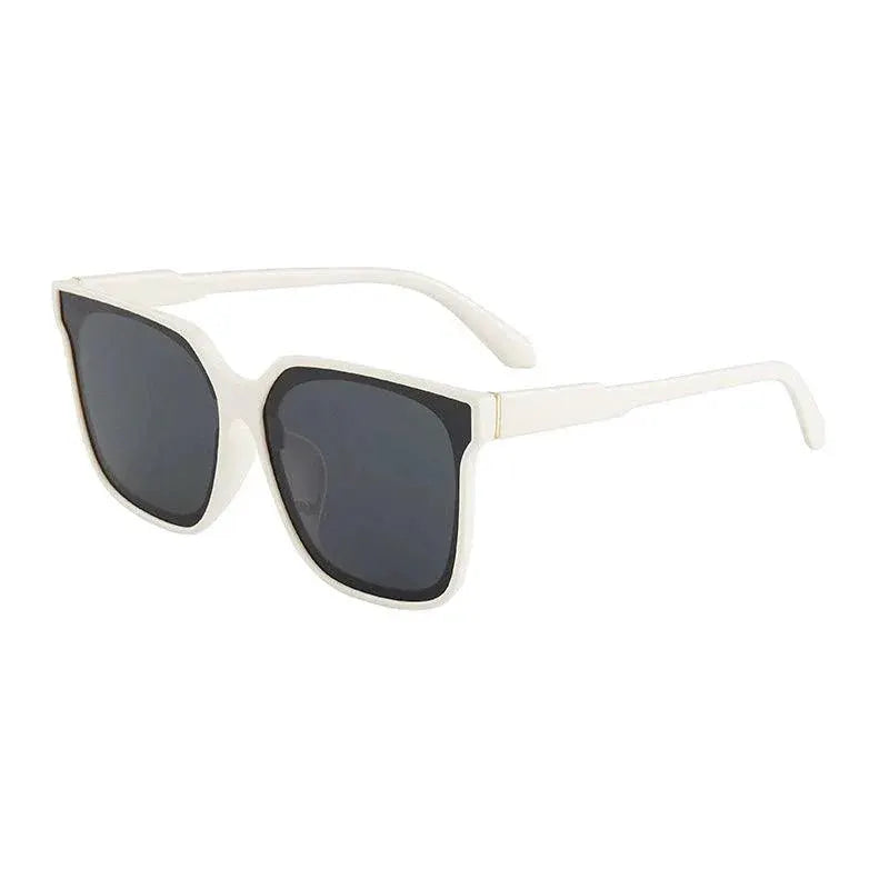 Stylish Women's Retro Black Sunglasses With UV Protection