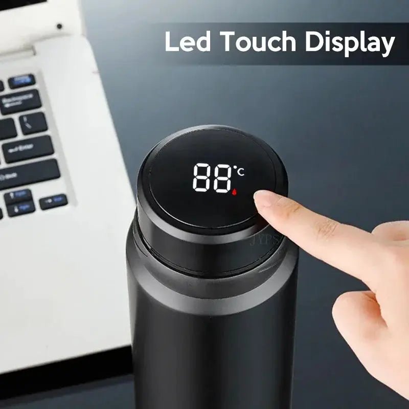 Thermos for Travelers Keeps Hot