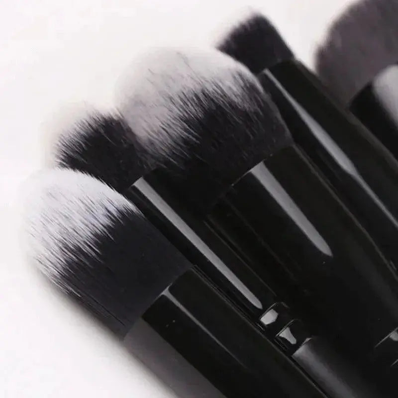 Ultimate Black Beauty 7 Brush Set For Flawless Makeup Finish