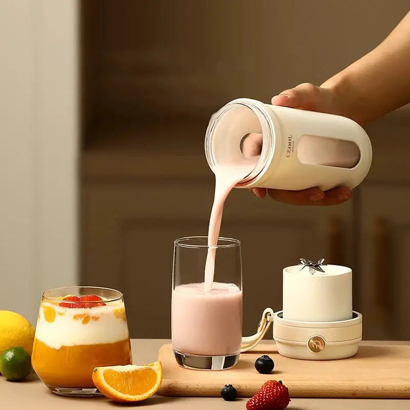 USB Blender for Busy Travelers Smoothies