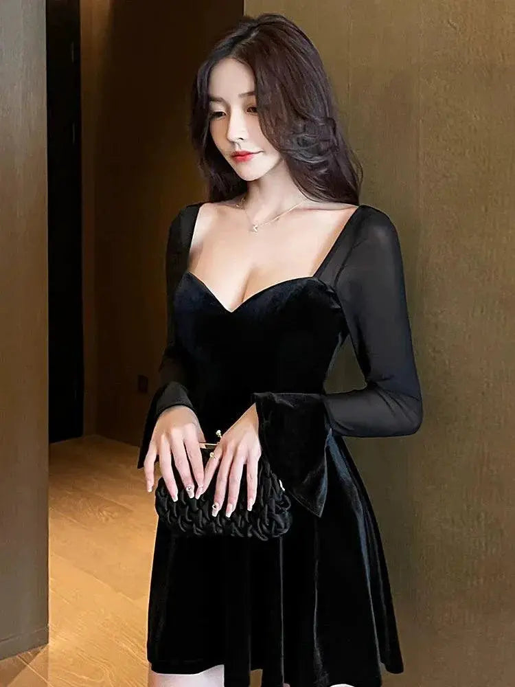 Elegant Velvet Black Dress Long Sleeve Gown for Women