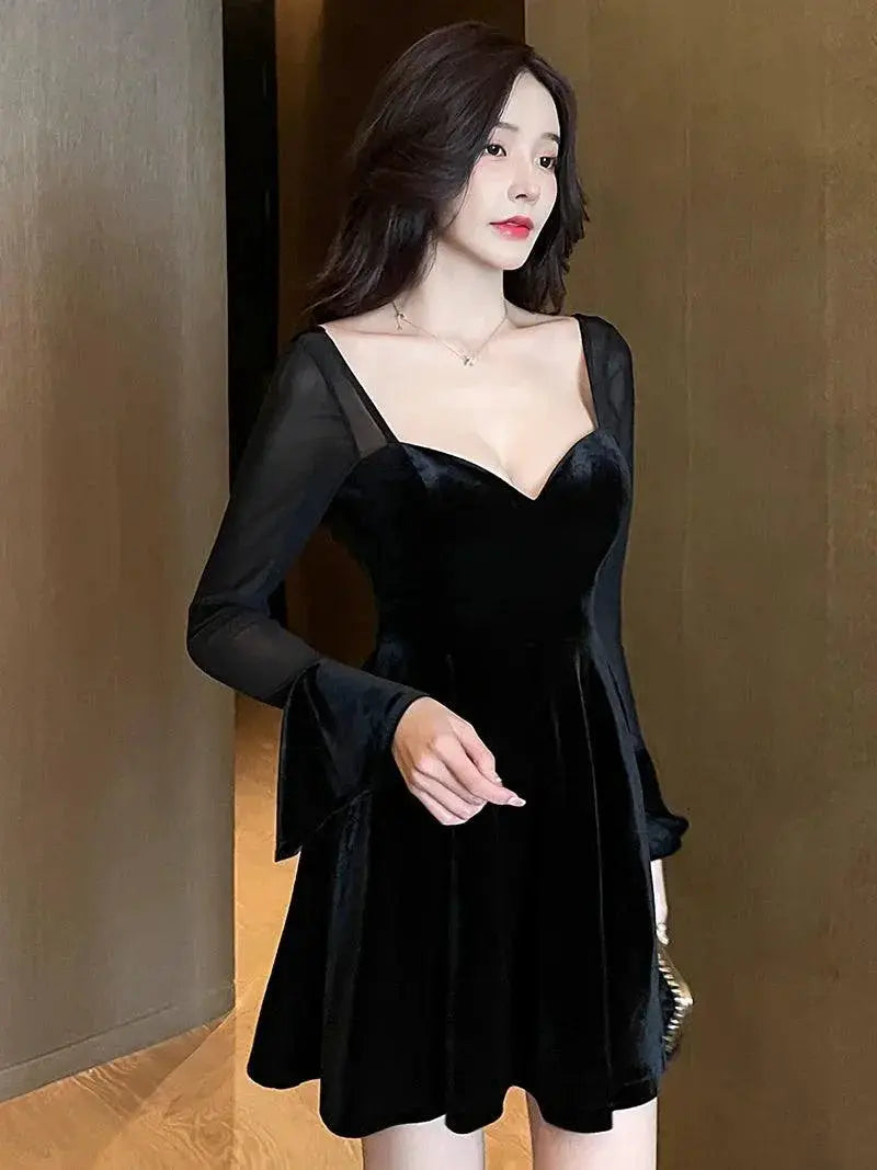 Elegant Velvet Black Dress Long Sleeve Gown for Women