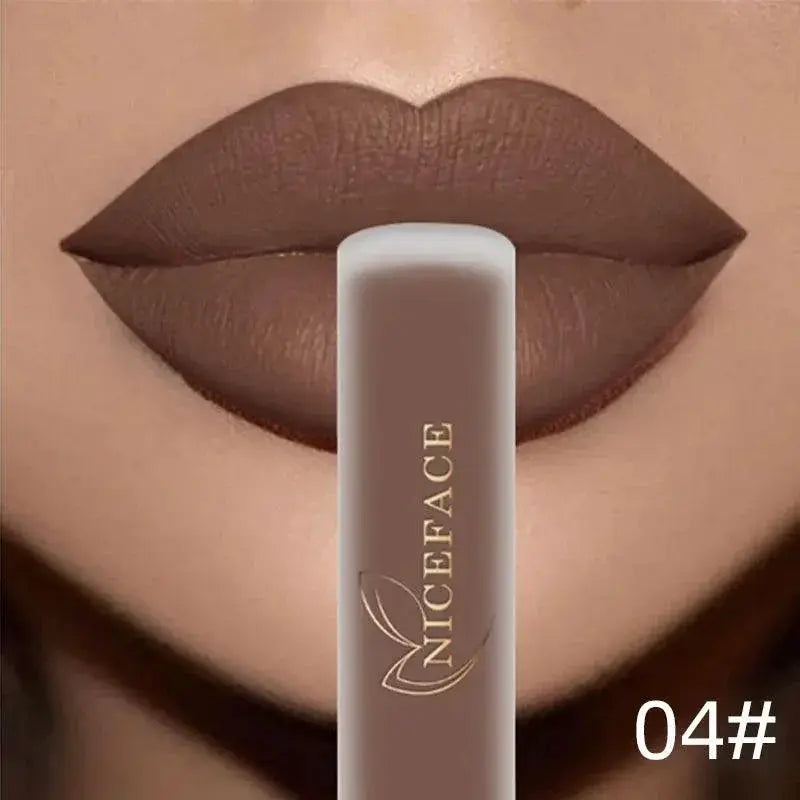 Velvet Matte Lip Kit With Bold Colors For Smooth Application