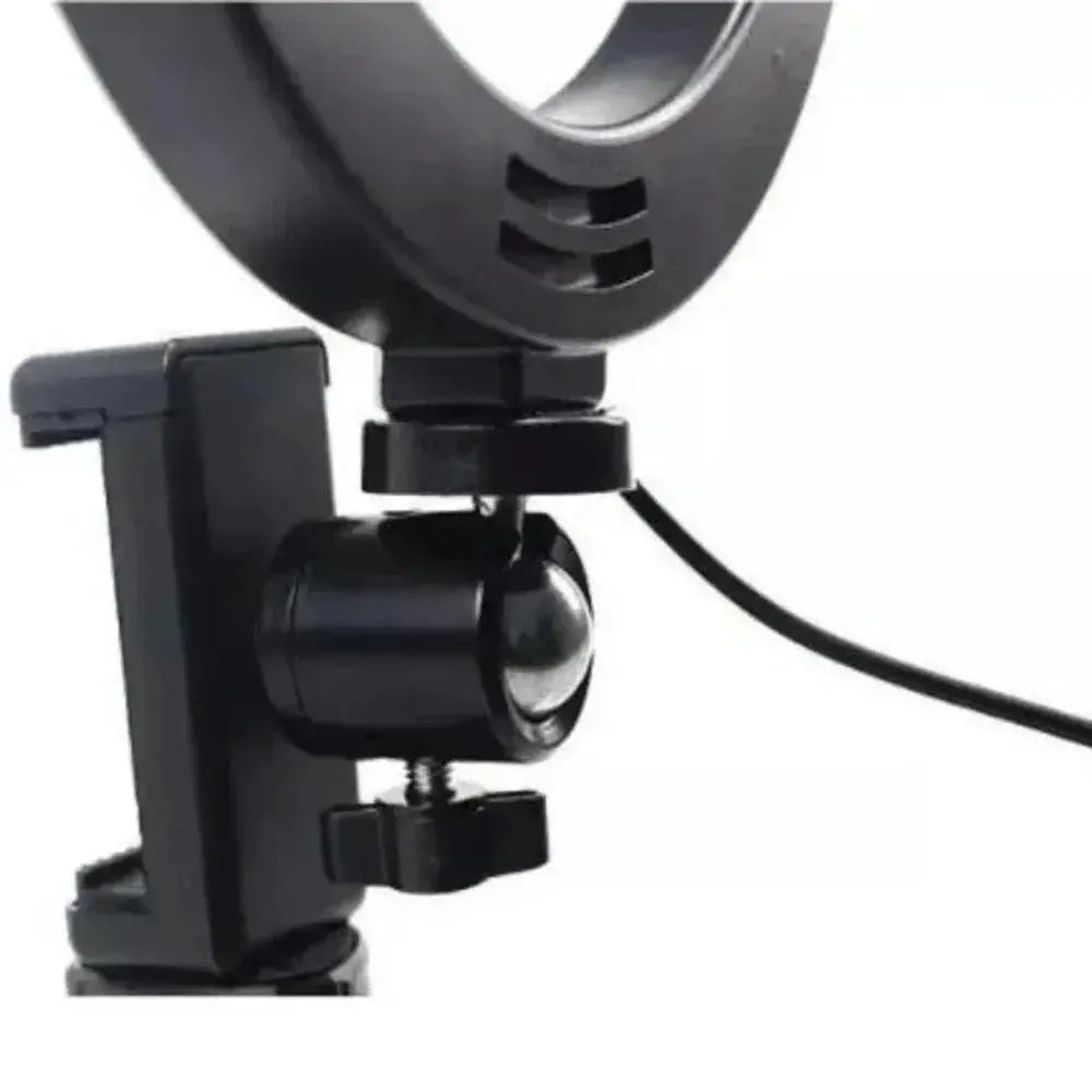 Versatile LED Ring Light With Adjustable Color Temperature